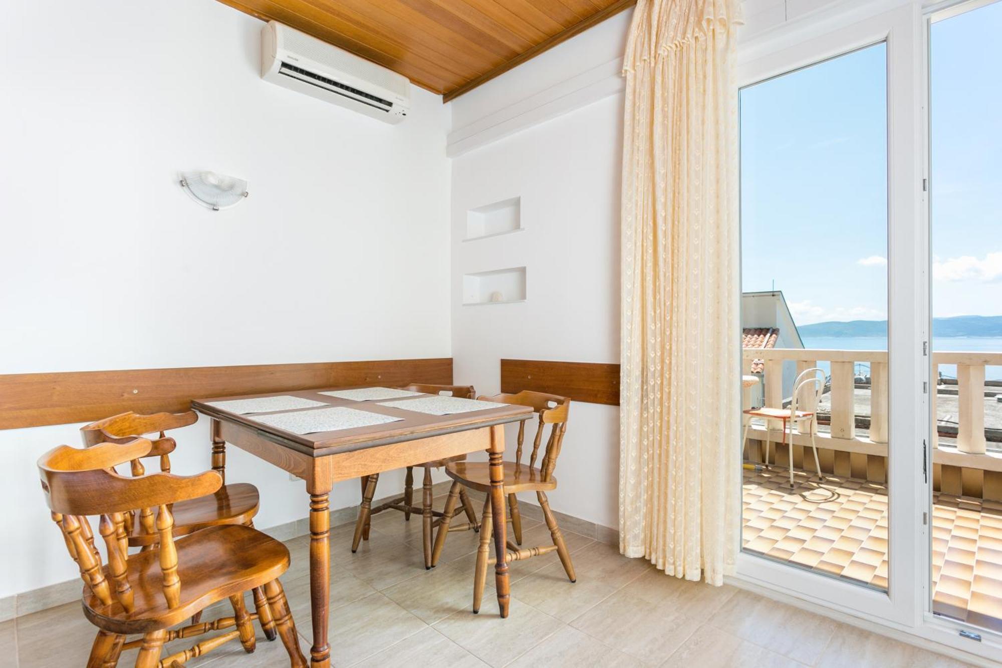 Apartments By The Sea Brela, Makarska - 18356 Exterior foto
