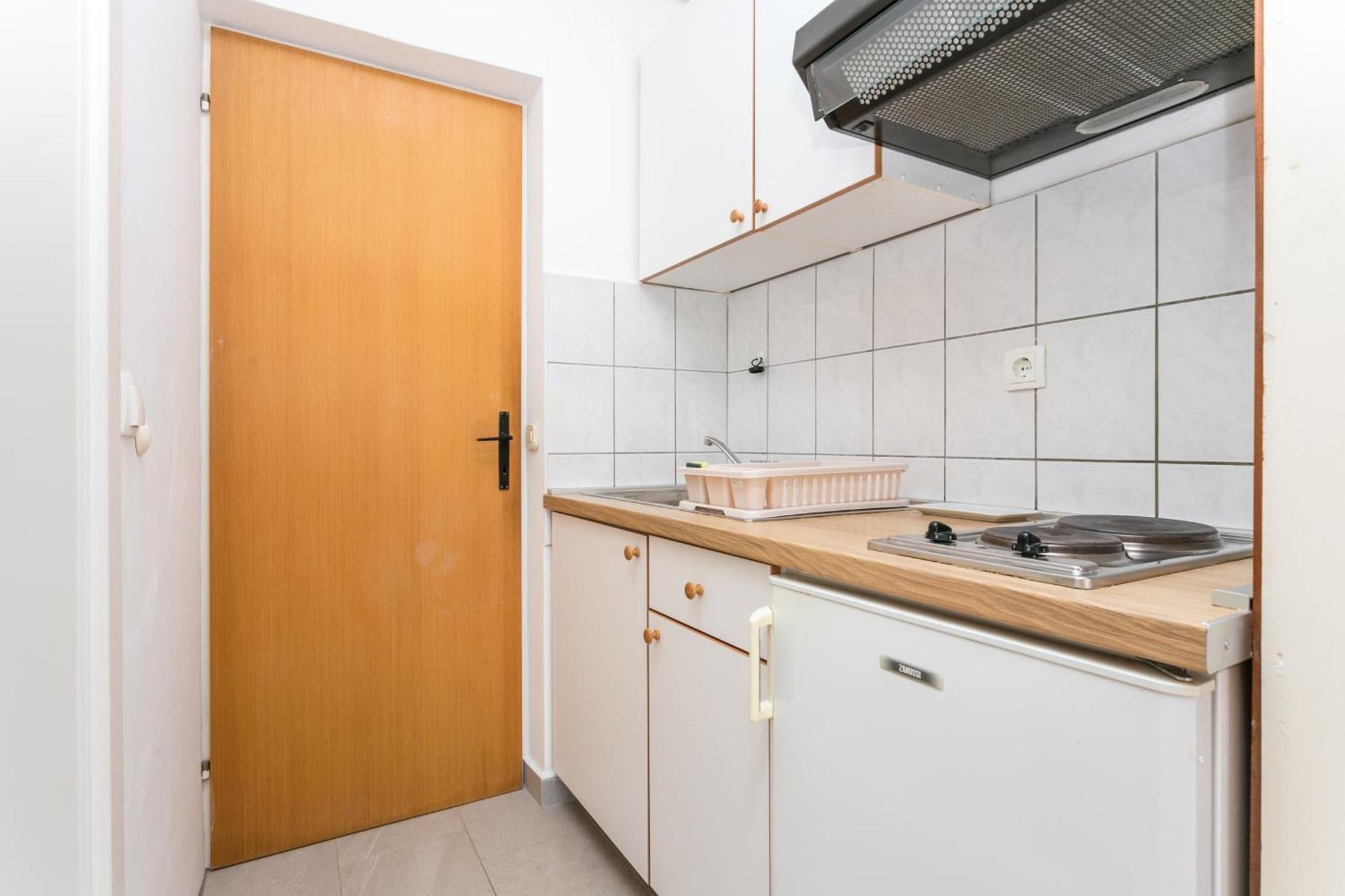 Apartments By The Sea Brela, Makarska - 18356 Exterior foto