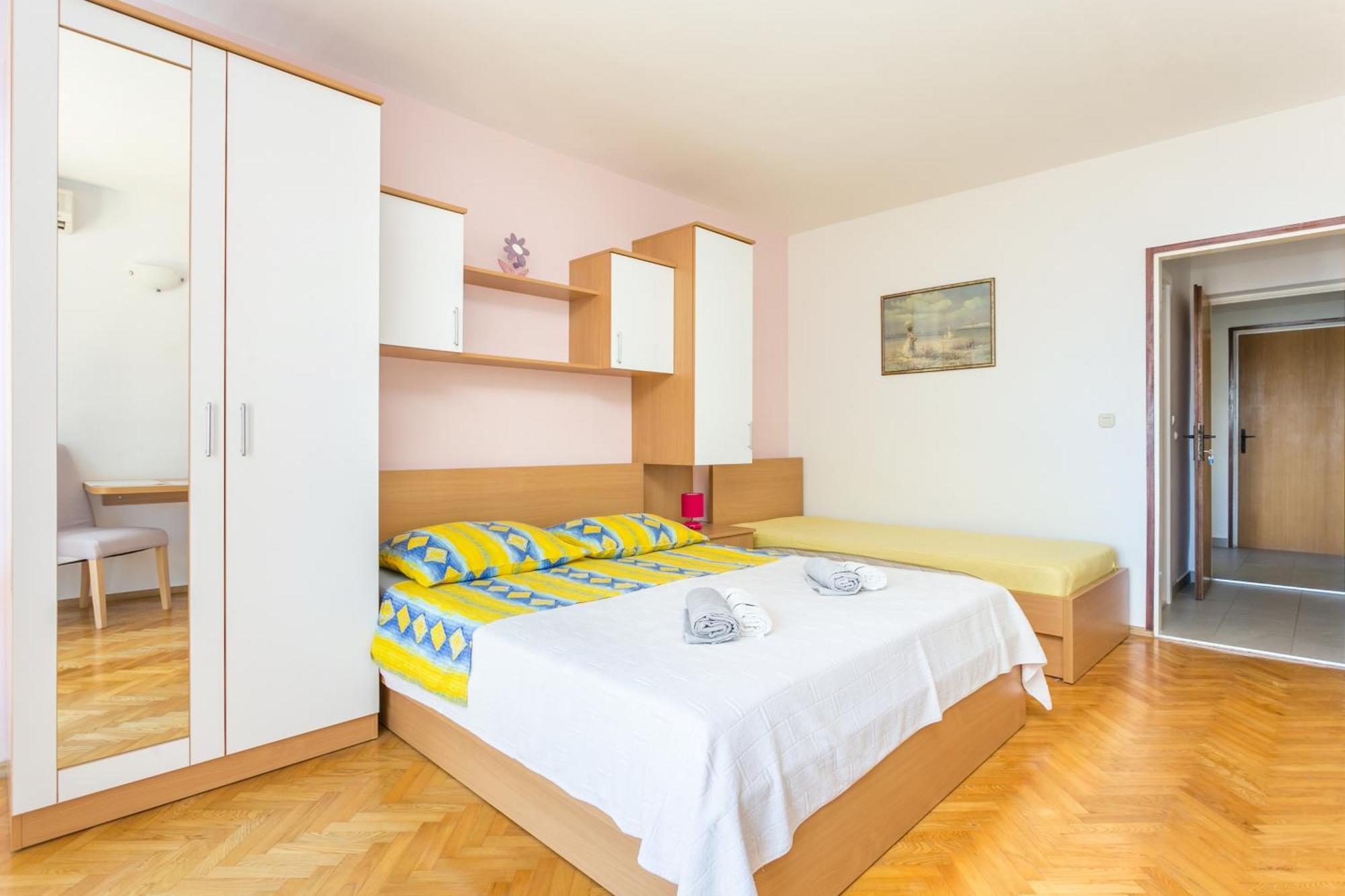 Apartments By The Sea Brela, Makarska - 18356 Cameră foto