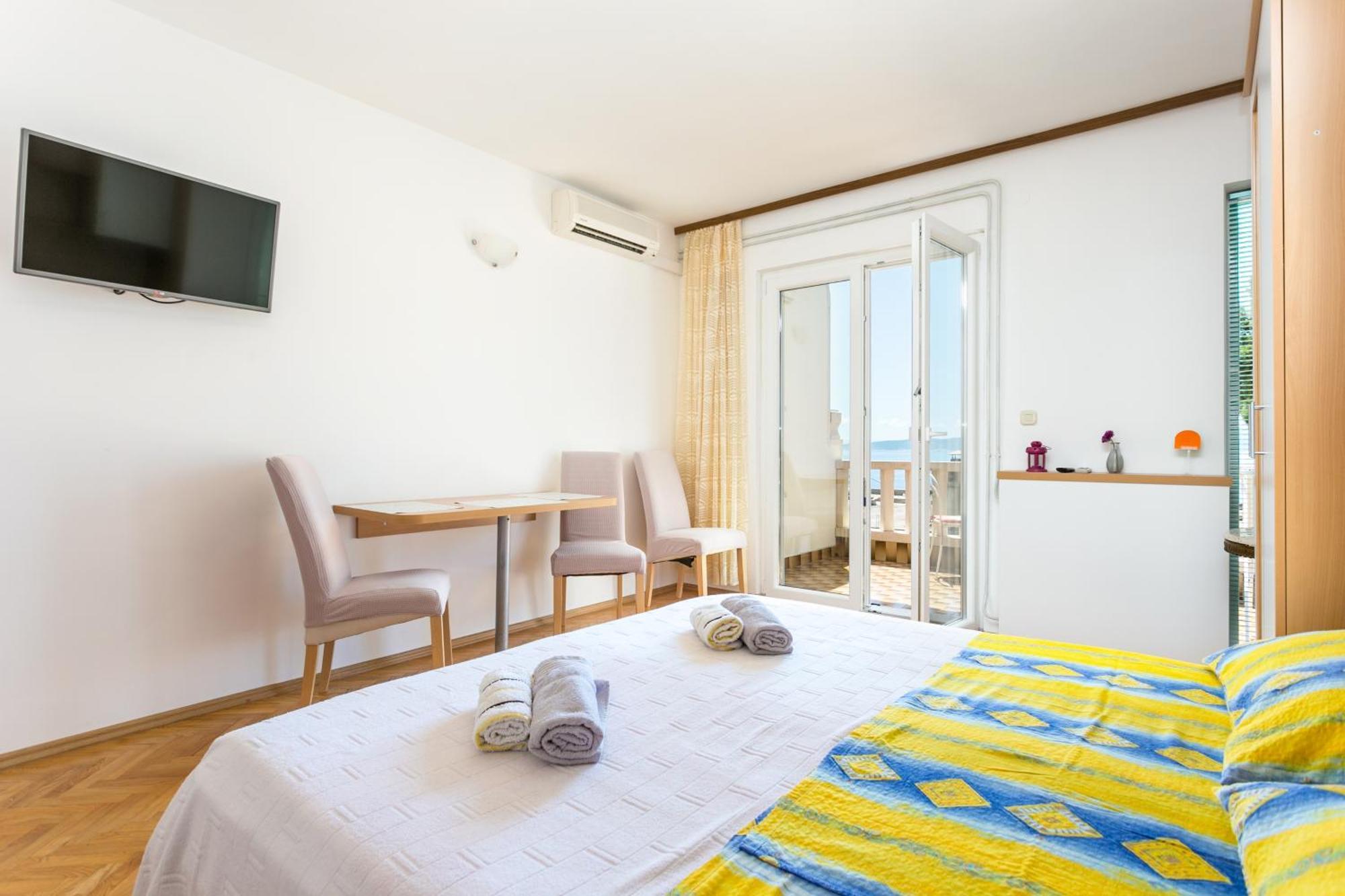 Apartments By The Sea Brela, Makarska - 18356 Cameră foto